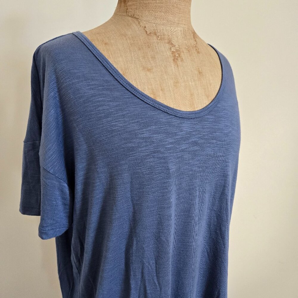 🌟 Old Navy Blue Luxe Tee (M)🌟